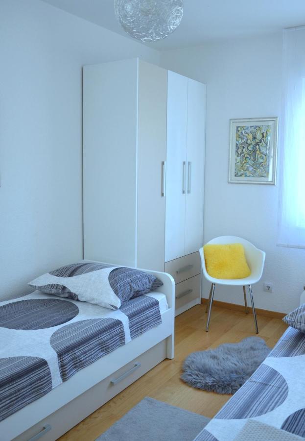 Iris Beach Apartments Kaštela Exteriör bild
