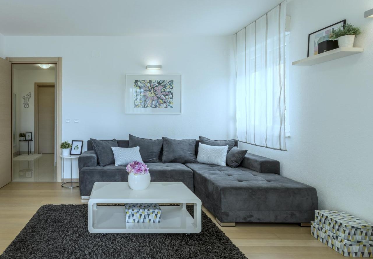 Iris Beach Apartments Kaštela Exteriör bild
